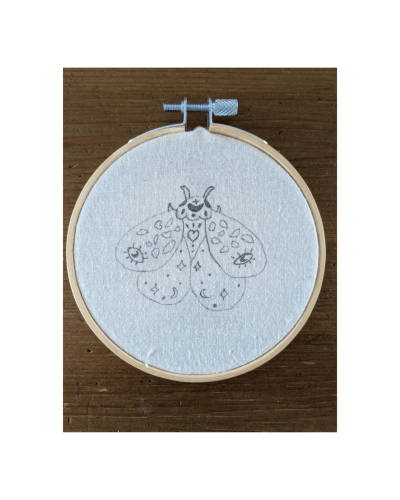 Kit de broderie papillon de nuit